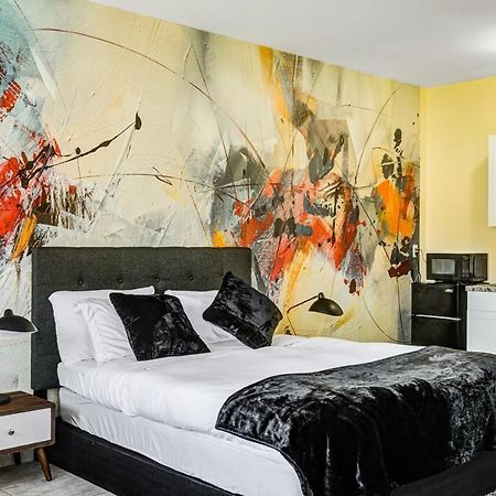 Private Hallandale Beach Studio Wbath Walking Distance To The Beach Pool Free Parking Exterior photo